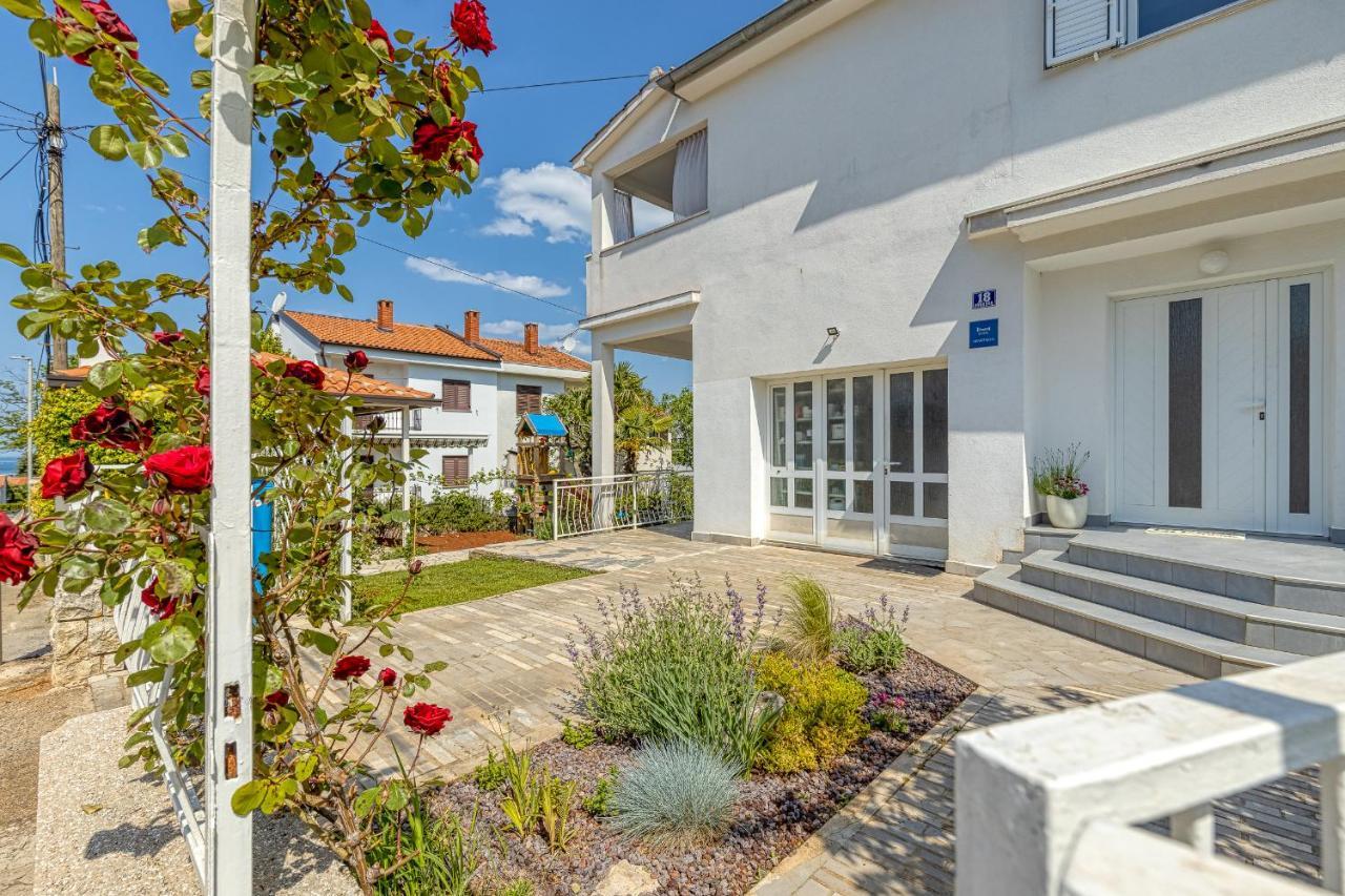 Apartments Hrestak Poreč Exterior foto